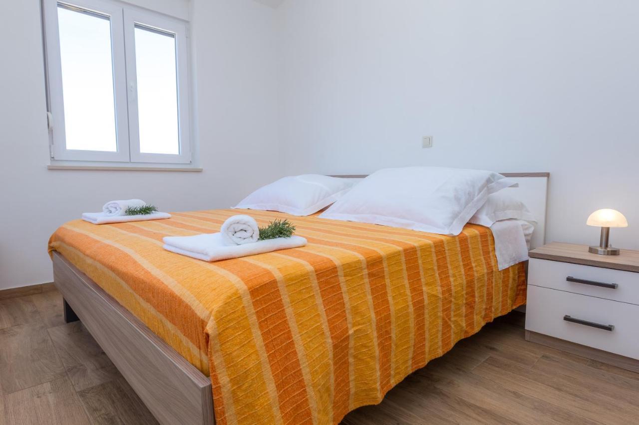 Apartments By The Sea Veli Rat, Dugi Otok - 11525 Exterior foto