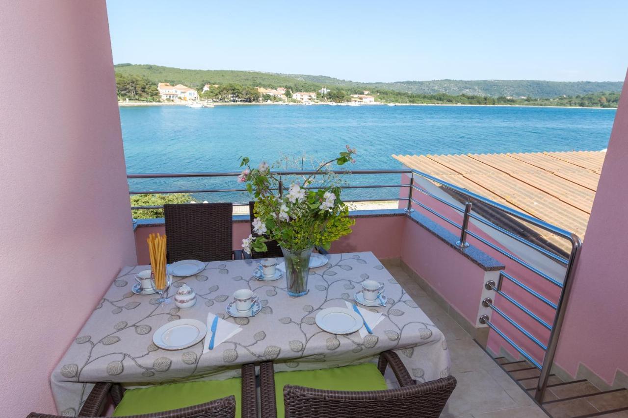 Apartments By The Sea Veli Rat, Dugi Otok - 11525 Exterior foto