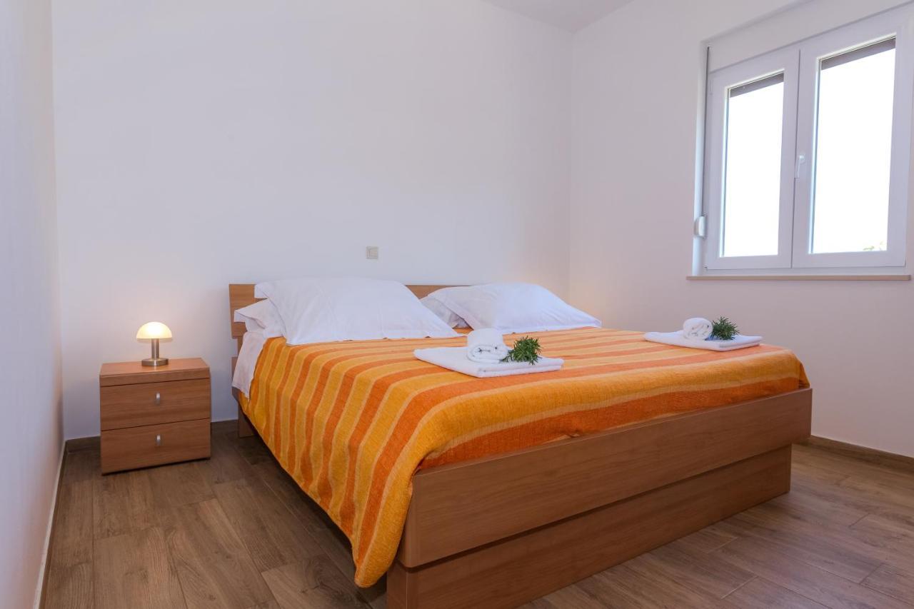 Apartments By The Sea Veli Rat, Dugi Otok - 11525 Exterior foto