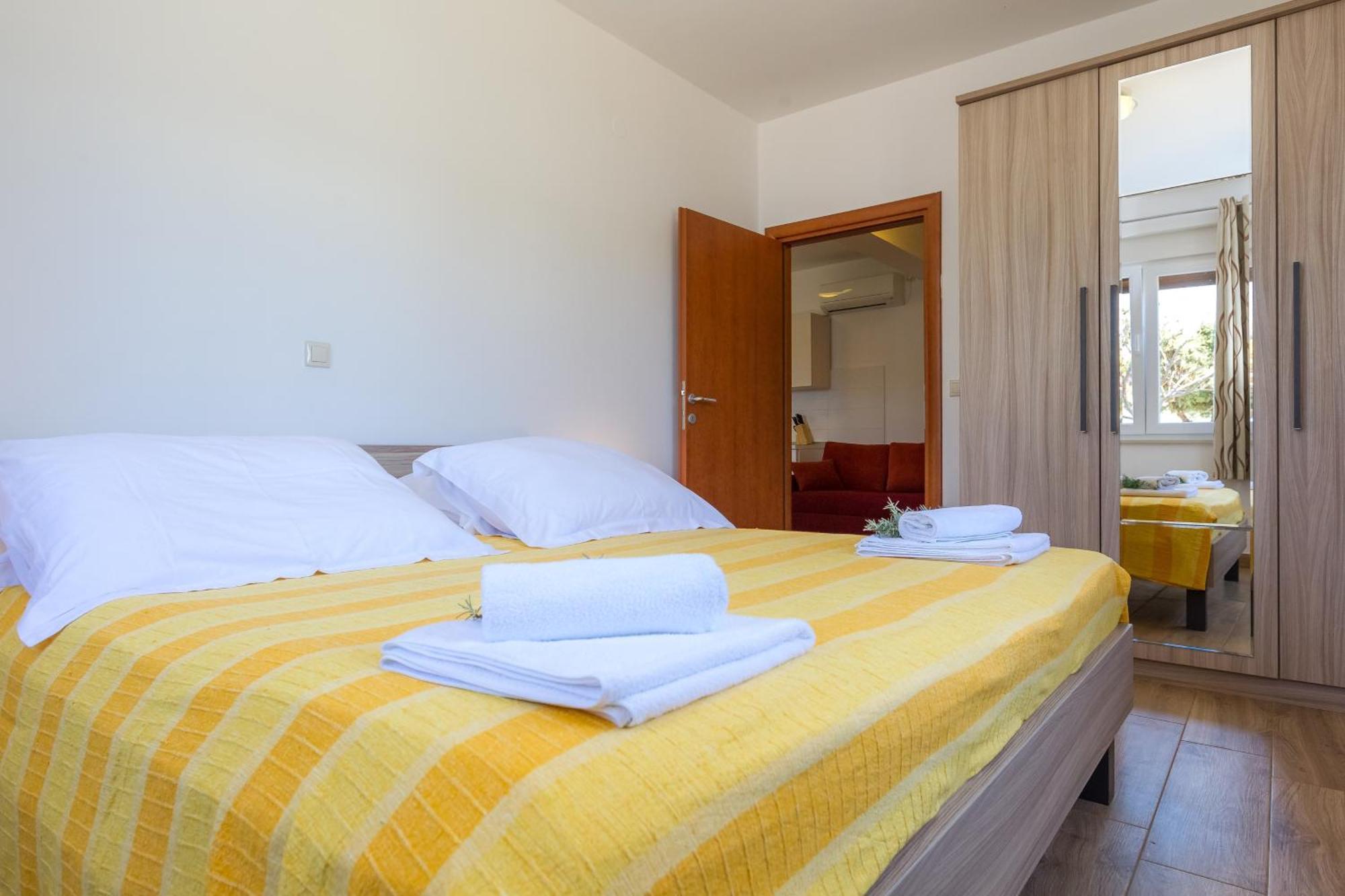 Apartments By The Sea Veli Rat, Dugi Otok - 11525 Zimmer foto