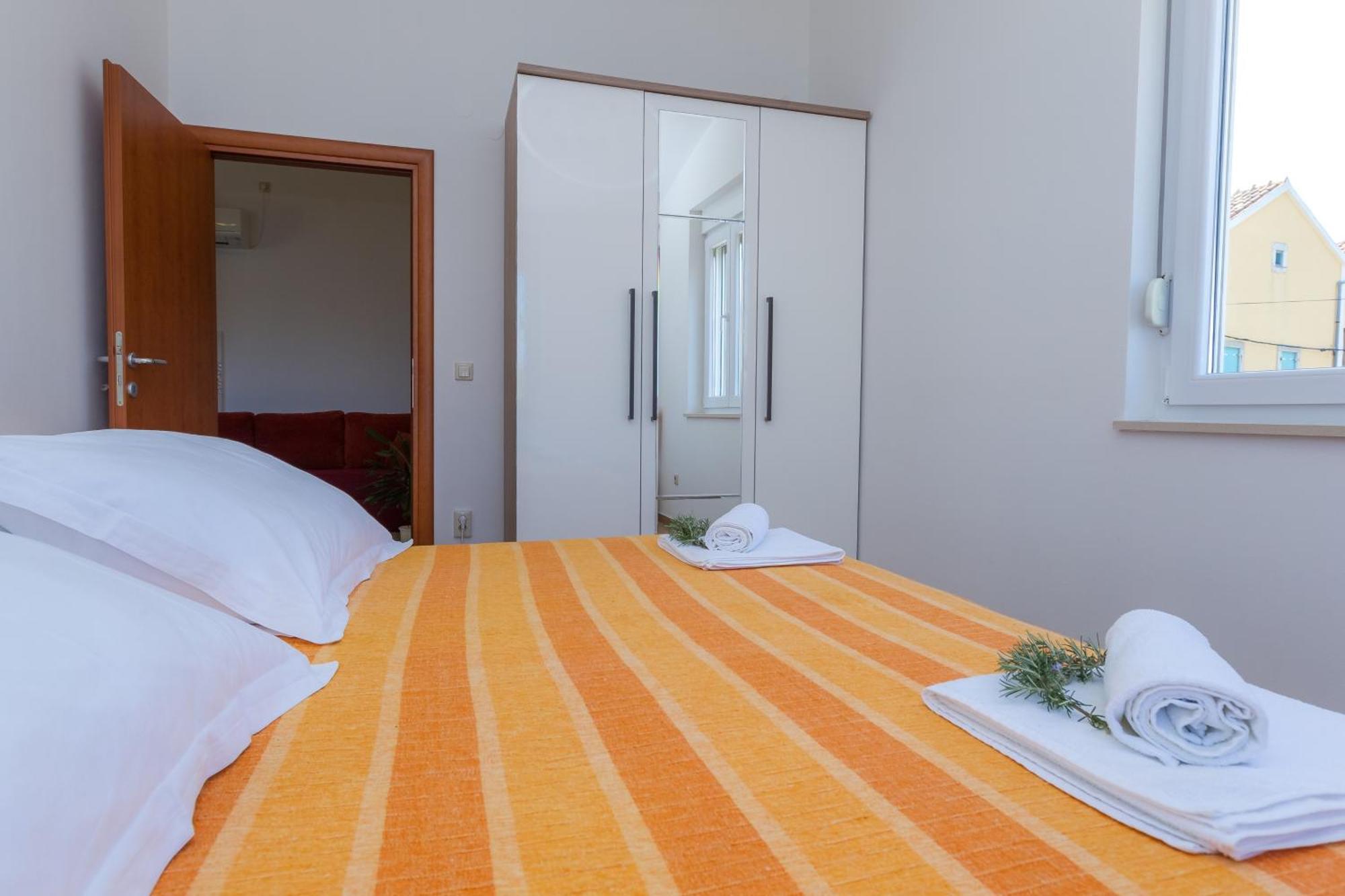 Apartments By The Sea Veli Rat, Dugi Otok - 11525 Zimmer foto